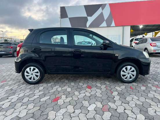 TOYOTA-ETIOS-2019
