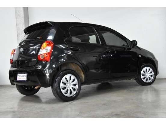 TOYOTA-ETIOS-1.3 XS 16V FLEX 4P MANUAL TOYOTA-ETIOS-2013