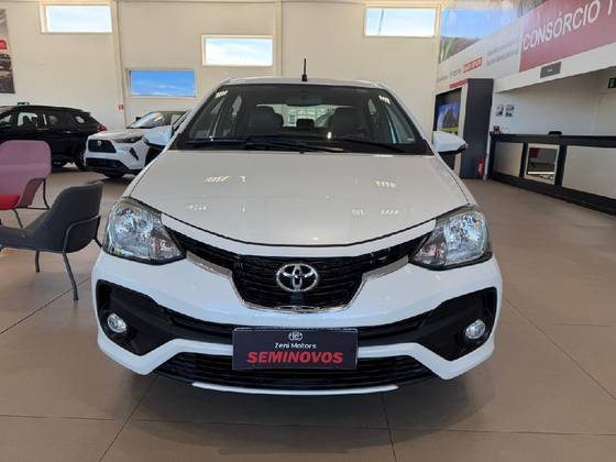 TOYOTA ETIOS 1.5 PLATINUM SEDAN 16V FLEX 4P AUTOMÁTICO