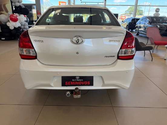 TOYOTA-ETIOS-1.5 PLATINUM SEDAN 16V FLEX 4P AUTOMÁTICO TOYOTA-ETIOS-2017