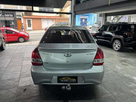 TOYOTA-ETIOS-1.5 PLATINUM SEDAN 16V FLEX 4P AUTOMÁTICO TOYOTA-ETIOS-2017