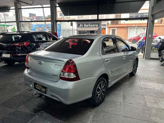 TOYOTA-ETIOS-1.5 PLATINUM SEDAN 16V FLEX 4P AUTOMÁTICO TOYOTA-ETIOS-2017
