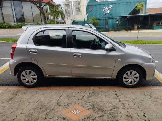 TOYOTA-ETIOS-1.5 READY 16V FLEX 4P AUTOMÁTICO TOYOTA-ETIOS-2017