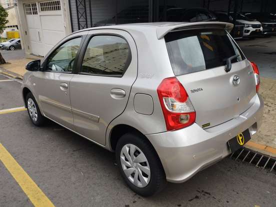 TOYOTA-ETIOS-1.5 READY 16V FLEX 4P AUTOMÁTICO TOYOTA-ETIOS-2017