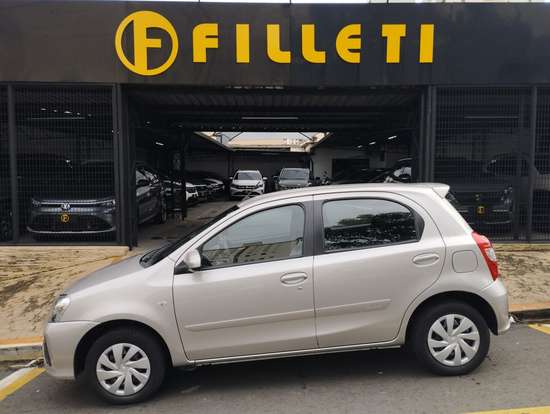 TOYOTA-ETIOS-2017