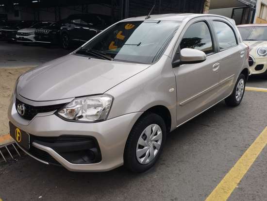 TOYOTA-ETIOS-2017
