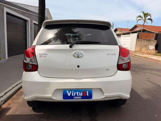 TOYOTA-ETIOS-2019