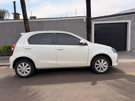TOYOTA-ETIOS-2019
