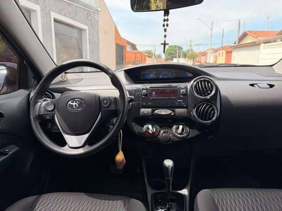 TOYOTA-ETIOS-2019