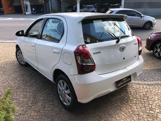 TOYOTA-ETIOS-1.5 X PLUS 16V FLEX 4P AUTOMÁTICO TOYOTA-ETIOS-2019