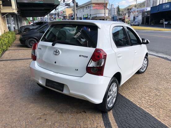 TOYOTA-ETIOS-1.5 X PLUS 16V FLEX 4P AUTOMÁTICO TOYOTA-ETIOS-2019