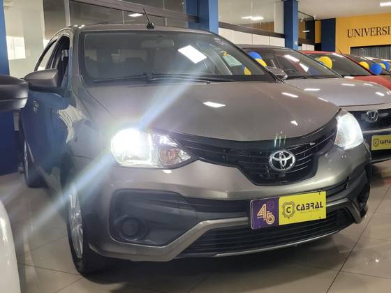 TOYOTA ETIOS 1.5 X PLUS SEDAN 16V FLEX 4P AUTOMÁTICO
