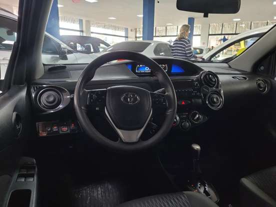 TOYOTA-ETIOS-1.5 X PLUS SEDAN 16V FLEX 4P AUTOMÁTICO TOYOTA-ETIOS-2018