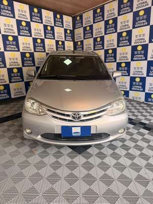 TOYOTA-ETIOS-2013