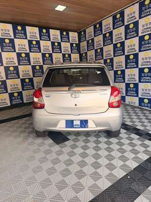 TOYOTA-ETIOS-2013