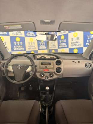 TOYOTA-ETIOS-2013
