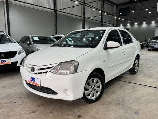 TOYOTA-ETIOS-2016