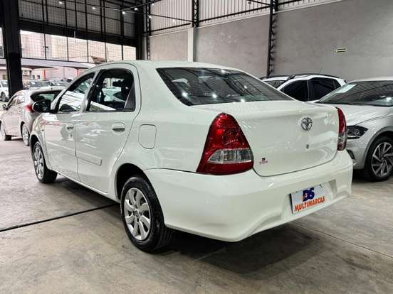 TOYOTA-ETIOS-1.5 XS SEDAN 16V FLEX 4P AUTOMÁTICO TOYOTA-ETIOS-2016