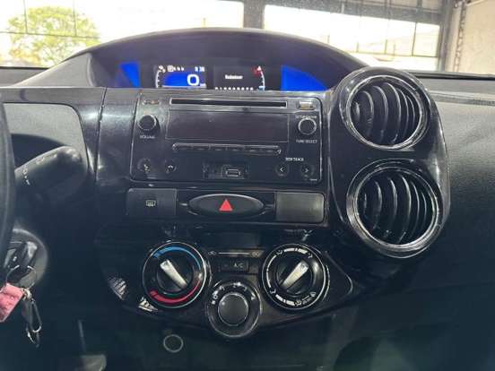 TOYOTA-ETIOS-1.5 XS SEDAN 16V FLEX 4P AUTOMÁTICO TOYOTA-ETIOS-2016