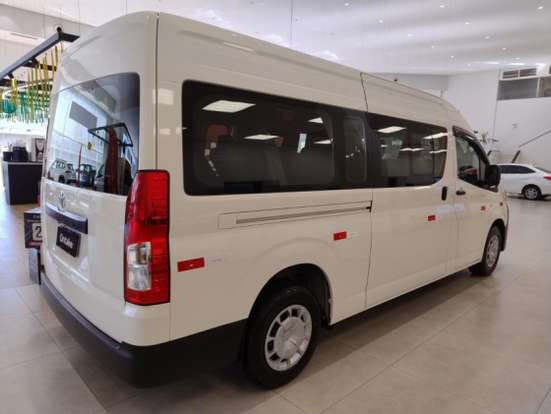 TOYOTA-HIACE-2024