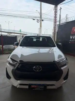 TOYOTA-HILUX-2022