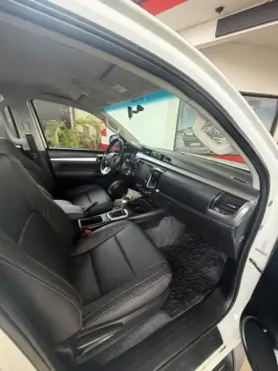 TOYOTA-HILUX-2.8 D-4D TURBO DIESEL CD SR 4X4 AUTOMÁTICO TOYOTA-HILUX-2022