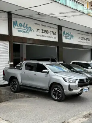 TOYOTA-HILUX-2021