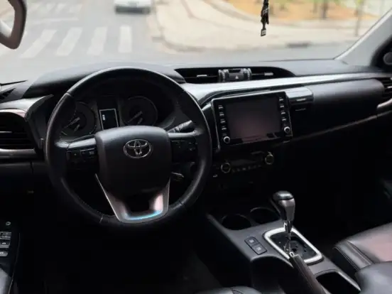 TOYOTA-HILUX-2.8 D-4D TURBO DIESEL CD SRV 4X4 AUTOMÁTICO TOYOTA-HILUX-2021