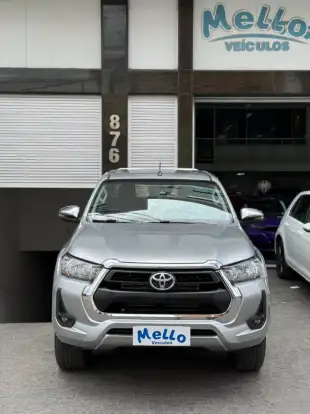 TOYOTA-HILUX-2021