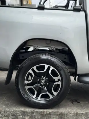 TOYOTA-HILUX-2021