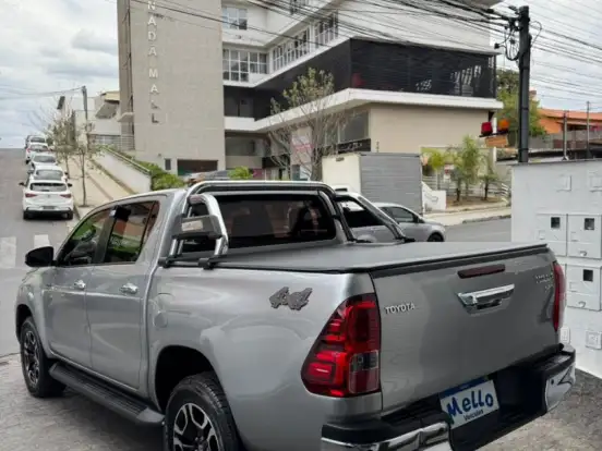 TOYOTA-HILUX-2.8 D-4D TURBO DIESEL CD SRV 4X4 AUTOMÁTICO TOYOTA-HILUX-2021