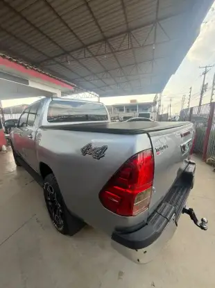 TOYOTA-HILUX-2022