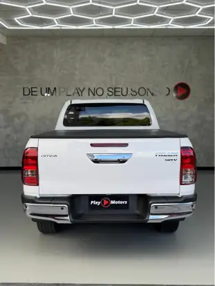 TOYOTA-HILUX-2022