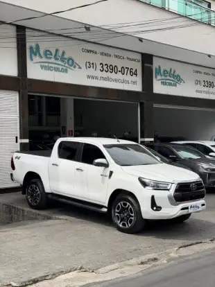 TOYOTA-HILUX-2023