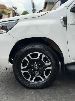 TOYOTA-HILUX-2023