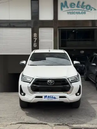 TOYOTA-HILUX-2023