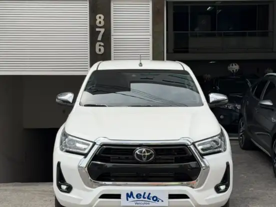 TOYOTA-HILUX-2.8 D-4D TURBO DIESEL CD SRX 4X4 AUTOMÁTICO TOYOTA-HILUX-2023