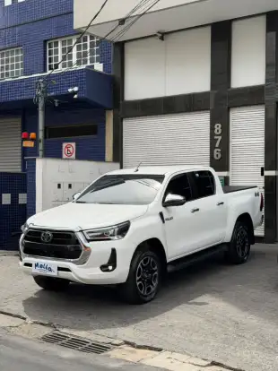 TOYOTA-HILUX-2023