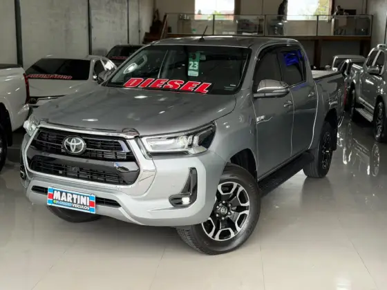 TOYOTA HILUX 2.8 D-4D TURBO DIESEL CD SRX 4X4 AUTOMÁTICO