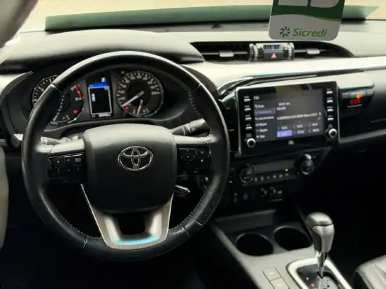 TOYOTA-HILUX-2023