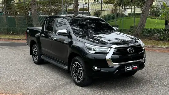 TOYOTA-HILUX-2.8 D-4D TURBO DIESEL CD SRX 4X4 AUTOMÁTICO TOYOTA-HILUX-2022
