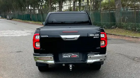 TOYOTA-HILUX-2022