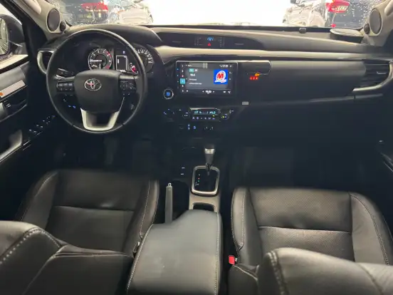 TOYOTA-HILUX-2022
