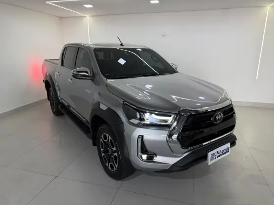 TOYOTA HILUX 2.8 D-4D TURBO DIESEL CD SRX LIMITED 4X4 AUTOMÁTICO