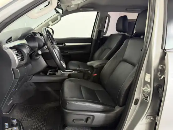 TOYOTA-HILUX-2.8 D-4D TURBO DIESEL CD SRX LIMITED 4X4 AUTOMÁTICO TOYOTA-HILUX-2023