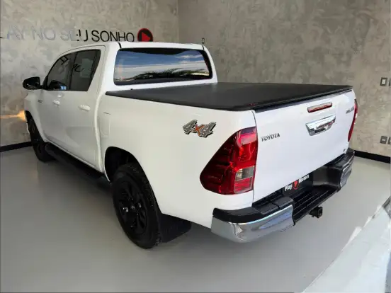 TOYOTA-HILUX-2.8 SR 4X4 CD 16V DIESEL 4P AUTOMÁTICO TOYOTA-HILUX-2018