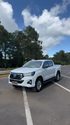 TOYOTA HILUX 2.8 SR 4X4 CD 16V DIESEL 4P AUTOMÁTICO