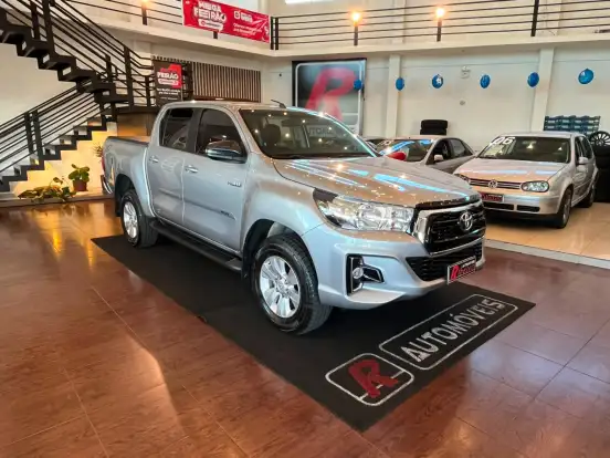TOYOTA-HILUX-2018