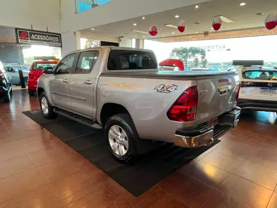 TOYOTA-HILUX-2.8 SR 4X4 CD 16V DIESEL 4P AUTOMÁTICO TOYOTA-HILUX-2018