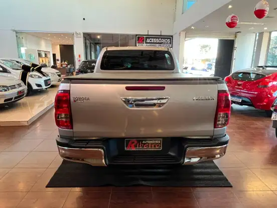 TOYOTA-HILUX-2.8 SR 4X4 CD 16V DIESEL 4P AUTOMÁTICO TOYOTA-HILUX-2018